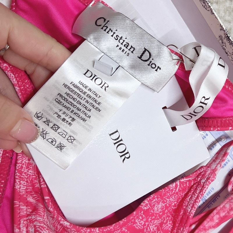 CHRISTIAN DIOR